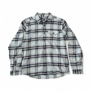 EUC - Patagonia Organic Cotton Plaid Gray  Flannel Button Up Sz M